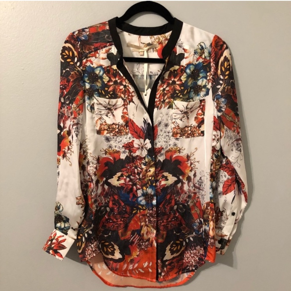 Beautiful Silvian Heach Dress Shirt